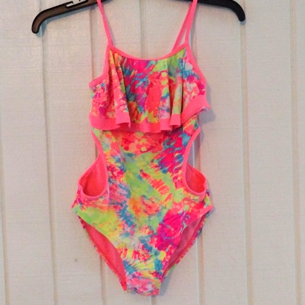Girls swimsuit with side cut outs
